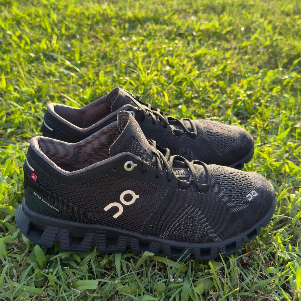 On Cloud X Womens 6.5 Black Running Training Shoes Swiss Engineering EU 37.5 - Picture 5 of 8